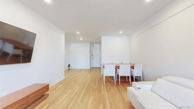 64-11 99th Street 318, Rego Park, NY 11374