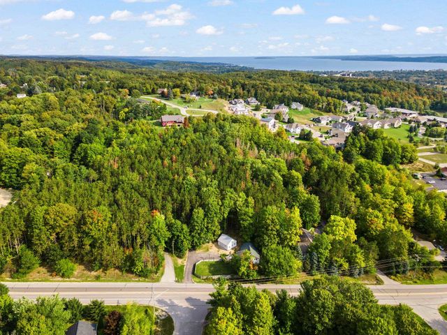 000 Barnes Road, Garfield Twp, MI 49684