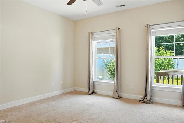3044 Hughes LN, Hayes, VA 23072