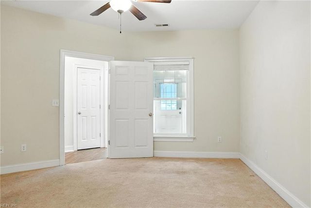 3044 Hughes LN, Hayes, VA 23072