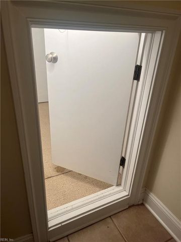 3044 Hughes LN, Hayes, VA 23072