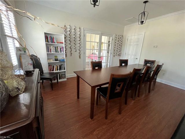 3044 Hughes LN, Hayes, VA 23072