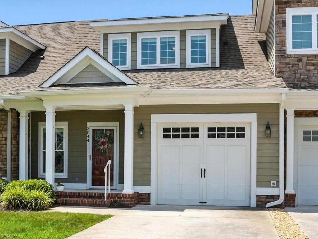 3044 Hughes LN, Hayes, VA 23072