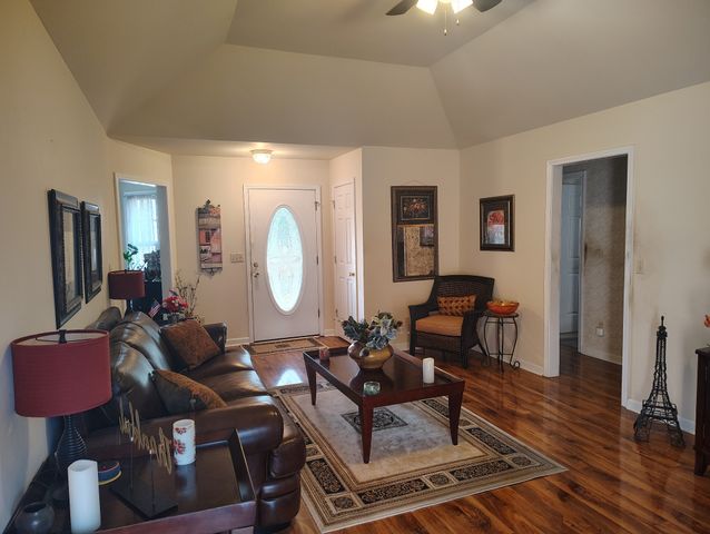 29 Bluebird Ln, Lafayette, TN 37083