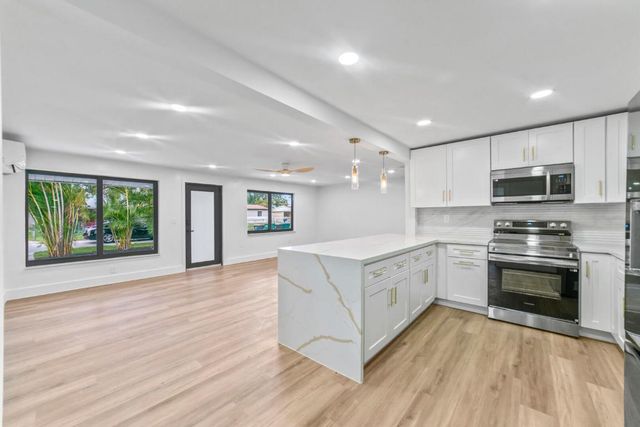 4114 SW 49th Court, Dania Beach, FL 33314