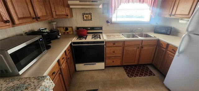 5609 SUNSHINE PARK DRIVE, New Port Richey, FL 34652