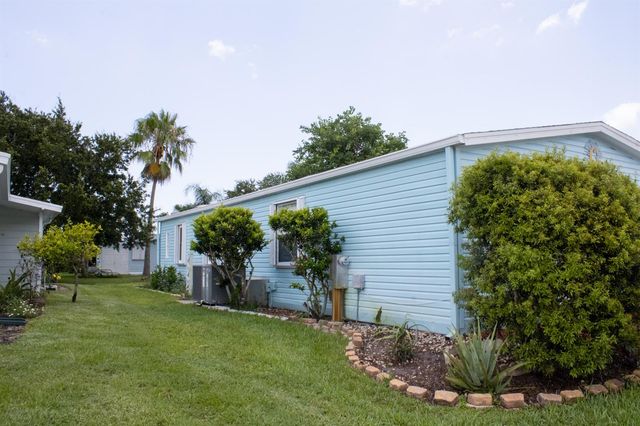 8490 Juneberry Court, Port St. Lucie, FL 34952
