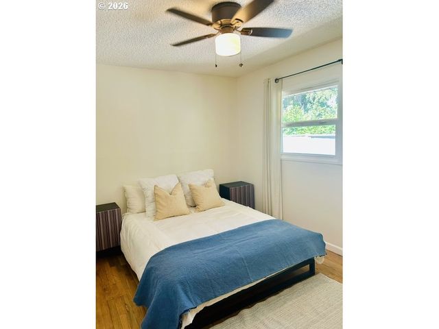 6619 Se WOODSTOCK Blvd, Portland, OR 97206
