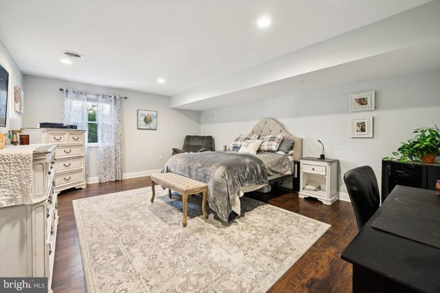 312 MONMOUTH DR, Cherry Hill, NJ 08002