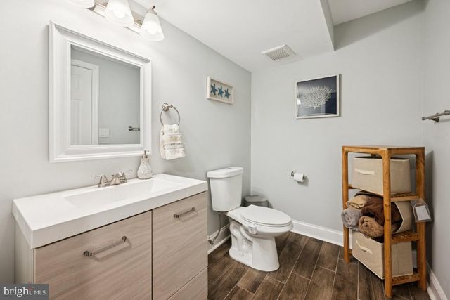 312 MONMOUTH DR, Cherry Hill, NJ 08002