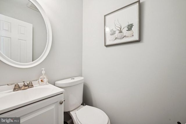 312 MONMOUTH DR, Cherry Hill, NJ 08002