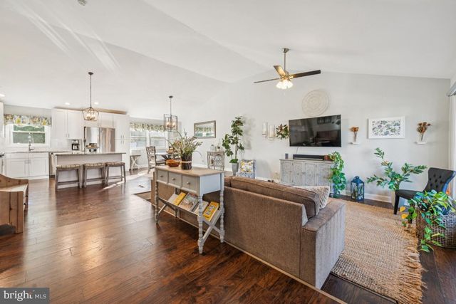 312 MONMOUTH DR, Cherry Hill, NJ 08002