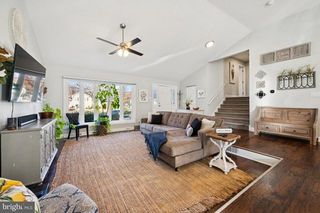 312 MONMOUTH DR, Cherry Hill, NJ 08002