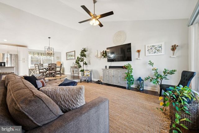 312 MONMOUTH DR, Cherry Hill, NJ 08002