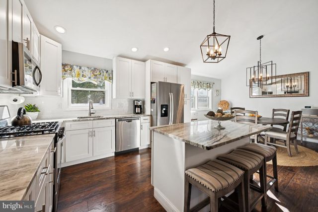 312 MONMOUTH DR, Cherry Hill, NJ 08002