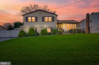 312 MONMOUTH DR, Cherry Hill, NJ 08002