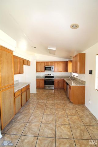 5910 Verdant Hills Court, Bakersfield, CA 93313