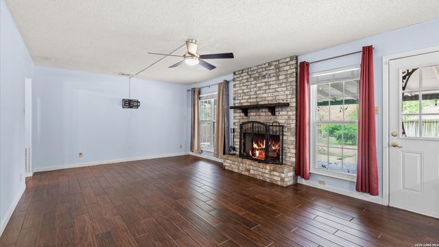 8338 DELPHIAN DR, Universal City, TX 78148