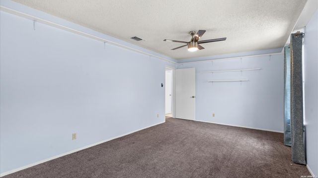 8338 DELPHIAN DR, Universal City, TX 78148