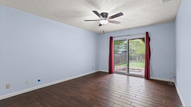 8338 DELPHIAN DR, Universal City, TX 78148