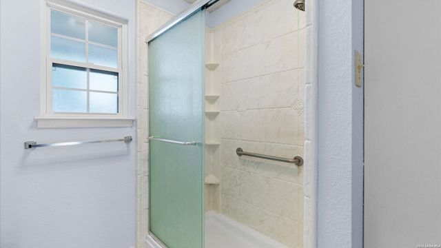 8338 DELPHIAN DR, Universal City, TX 78148