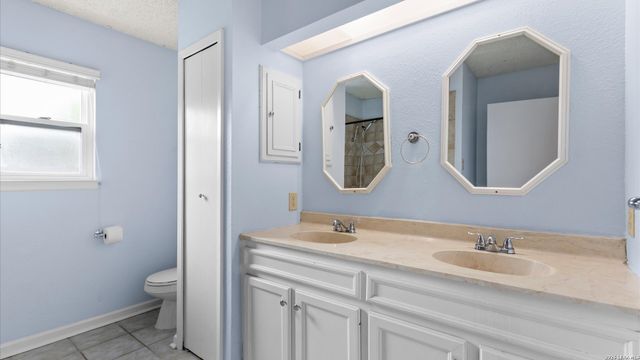 8338 DELPHIAN DR, Universal City, TX 78148