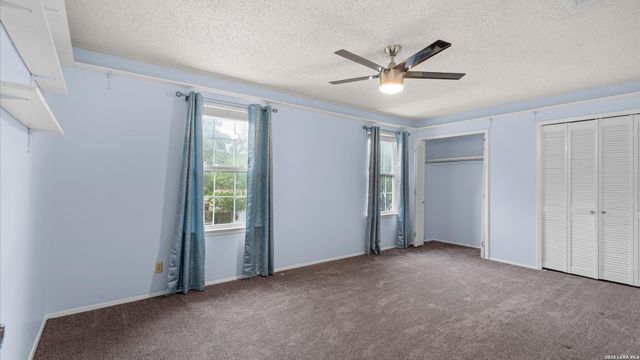 8338 DELPHIAN DR, Universal City, TX 78148