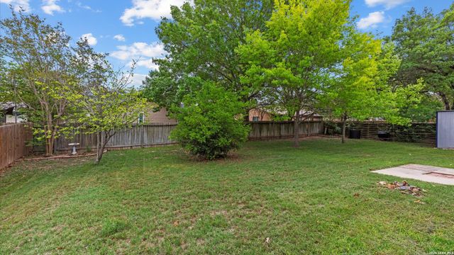 8338 DELPHIAN DR, Universal City, TX 78148