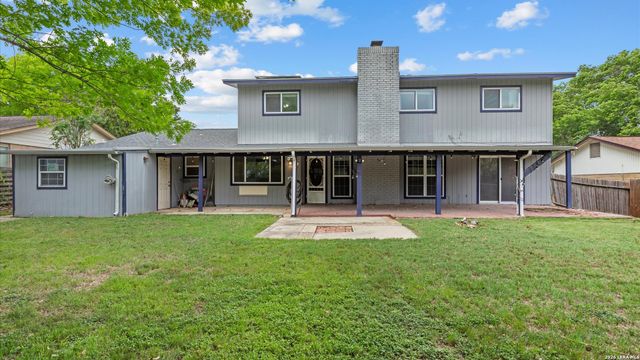 8338 DELPHIAN DR, Universal City, TX 78148