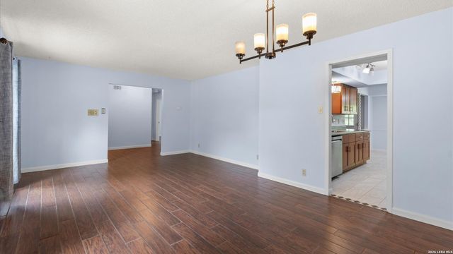 8338 DELPHIAN DR, Universal City, TX 78148