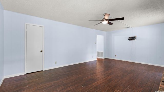 8338 DELPHIAN DR, Universal City, TX 78148