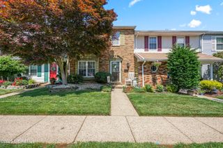 113 Kingsley Way, Freehold, NJ 07728