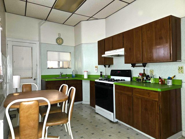 1533 W PASSYUNK AVE, Philadelphia, PA 19145