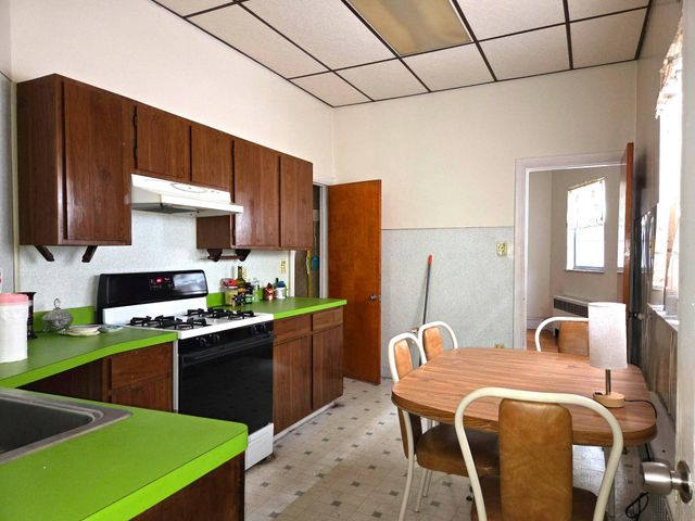 1533 W PASSYUNK AVE, Philadelphia, PA 19145