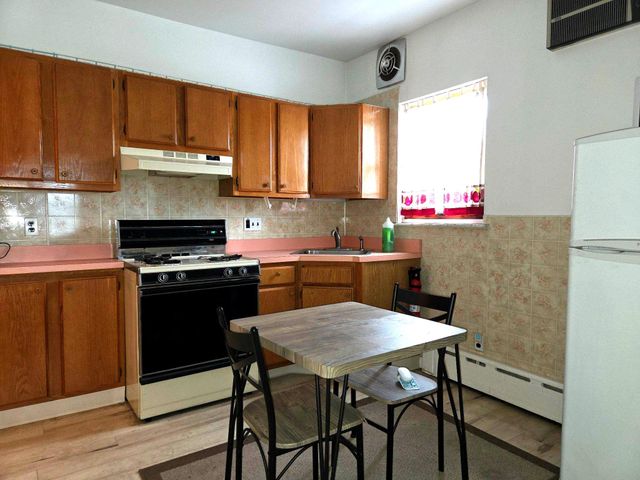 1533 W PASSYUNK AVE, Philadelphia, PA 19145
