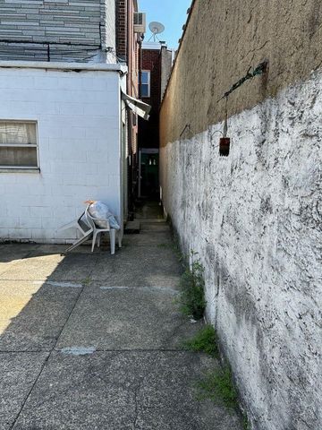 1533 W PASSYUNK AVE, Philadelphia, PA 19145