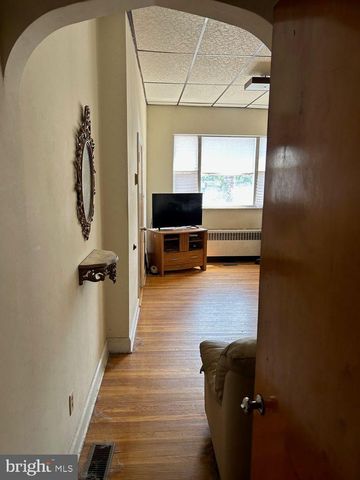 1533 W PASSYUNK AVE, Philadelphia, PA 19145
