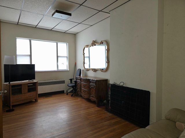 1533 W PASSYUNK AVE, Philadelphia, PA 19145