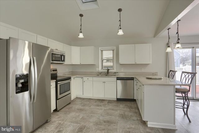 27 NISSLEY DR, Middletown, PA 17057