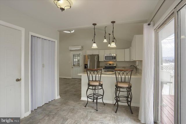 27 NISSLEY DR, Middletown, PA 17057