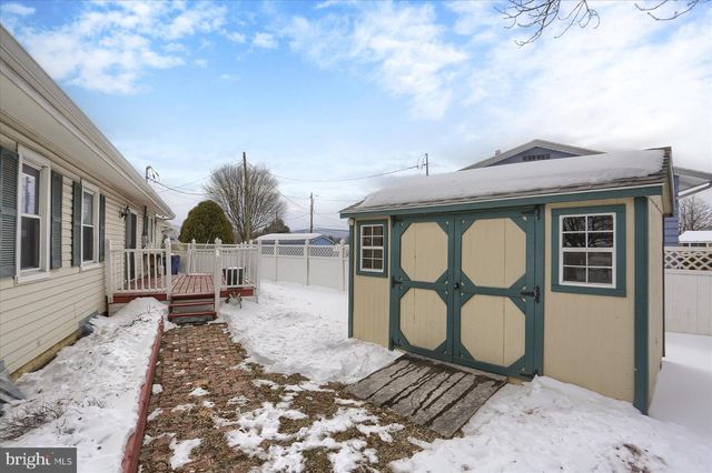 27 NISSLEY DR, Middletown, PA 17057