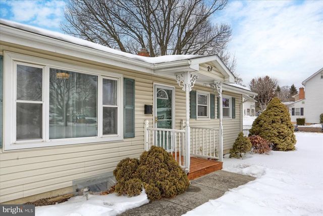 27 NISSLEY DR, Middletown, PA 17057