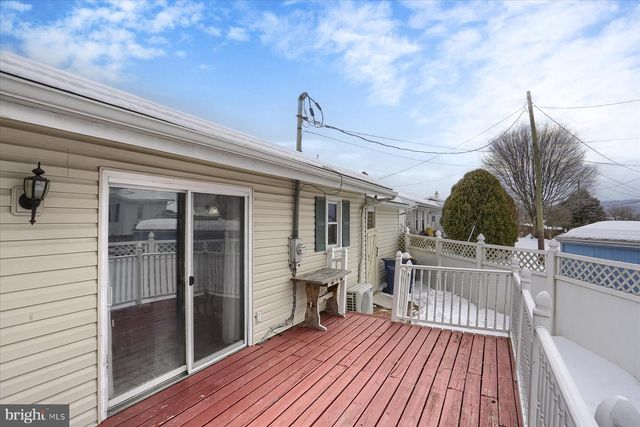 27 NISSLEY DR, Middletown, PA 17057