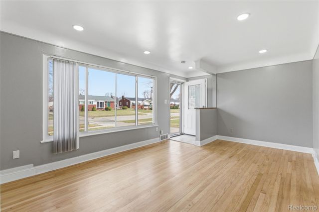 25317 Wagner, Warren, MI 48089