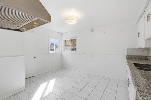 25317 Wagner, Warren, MI 48089