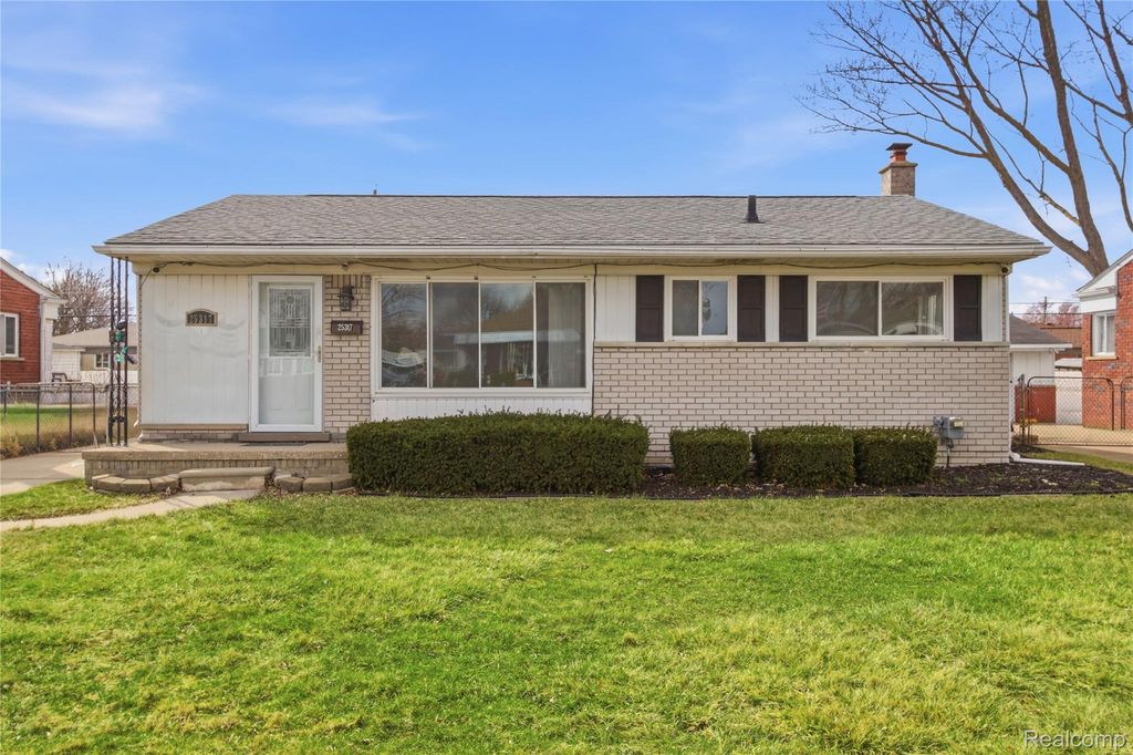 25317 Wagner, Warren, MI 48089