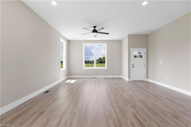 6+ AC Vista Point DR, Hampton, VA 23666