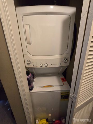 50 Tanglewood Court, South Brunswick, NJ 08852