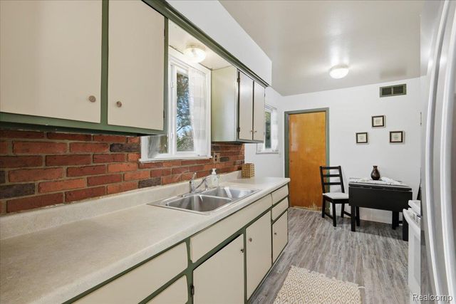 4845 Pelton Road, Independence Charter Township, MI 48346