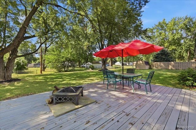 4845 Pelton Road, Independence Charter Township, MI 48346